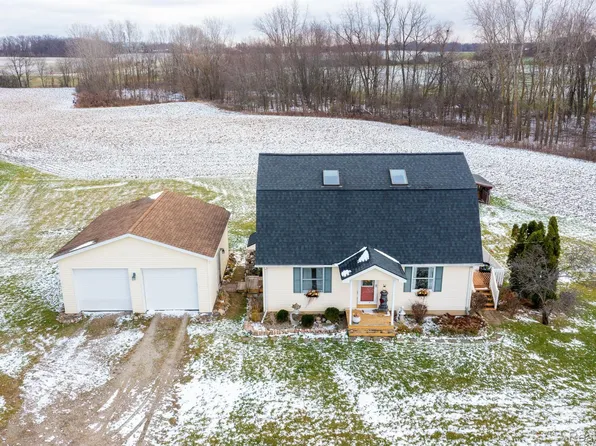 9195 Schill Rd, Saline, MI 48176