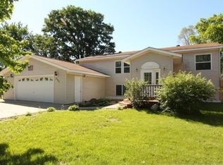 554 Janesville St NE, Fridley, MN 55432