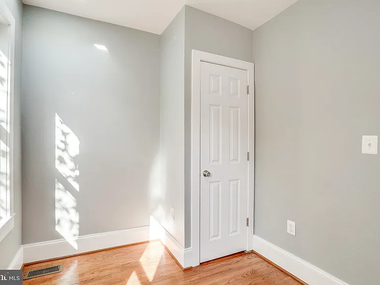606 Q St NW — Photo 22