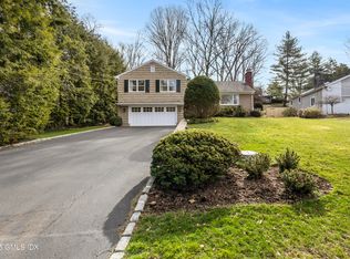 55 Long Meadow Rd, Riverside, CT 06878