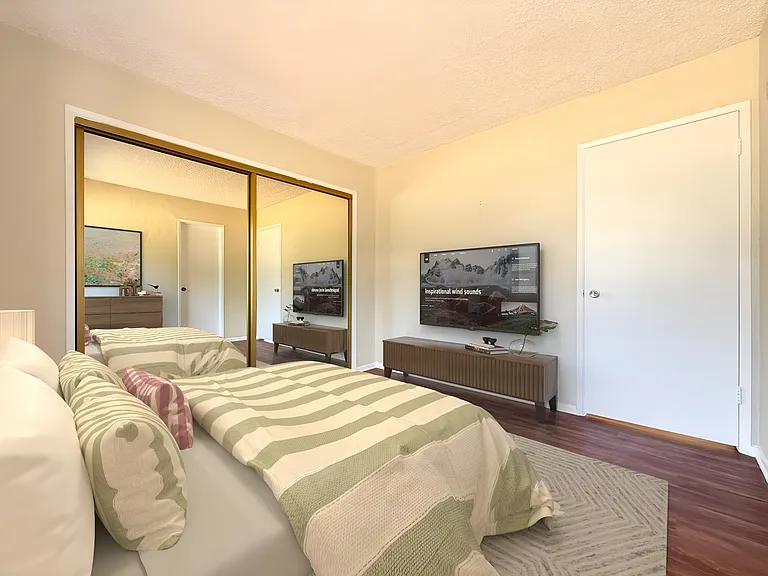 Villa Tarzana Apartment Homes — Photo 13