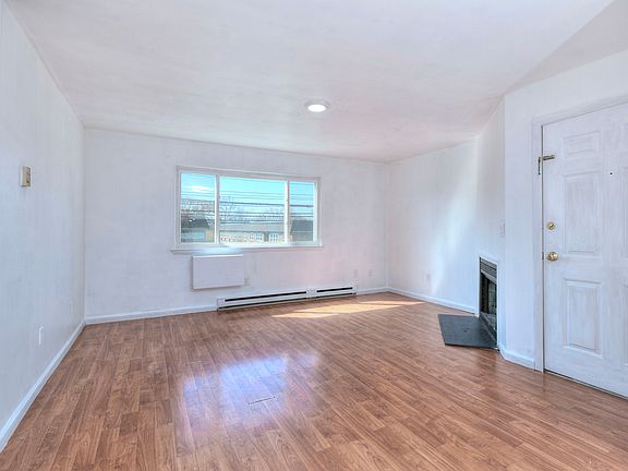 4th image of 638 Cove Rd APT 2