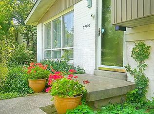 3480 Greentree Rd, Lexington, KY 40517