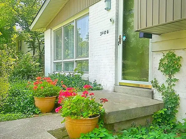 3480 Greentree Rd, Lexington, KY 40517