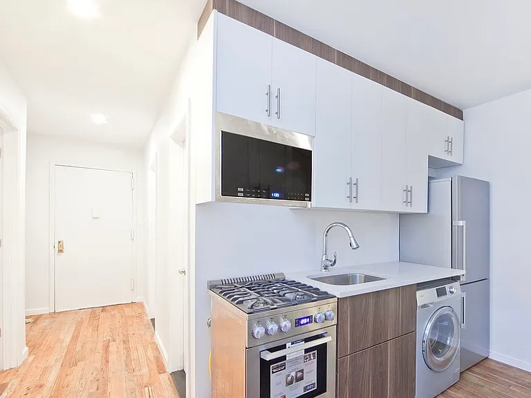 136 William St #3B — Photo 9