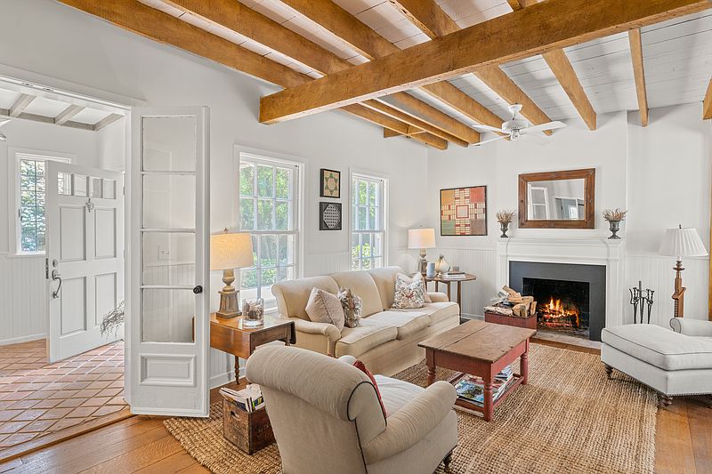 27 Moses Ln, Southampton, NY 11968 | Out East