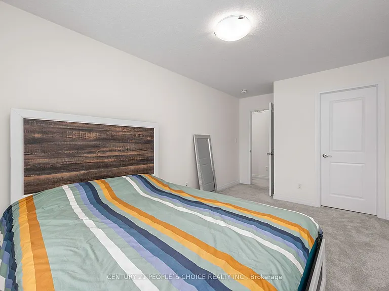 9 Queensbrook Cres — Photo 17