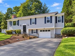 1 Evangeline Ct, Bristol, RI 02809