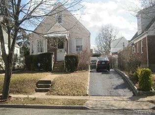 2 Charles St, Valley Stream, NY 11580