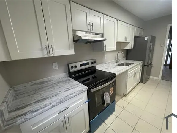 53 Tiburon Dr, Lithonia, GA 30038