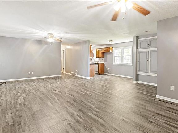 4th image of 506 W 37th St N