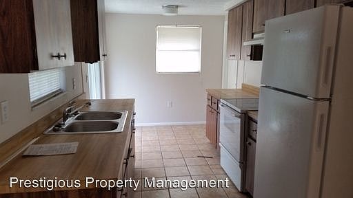 3rd image of 3027 Silk Oak Dr