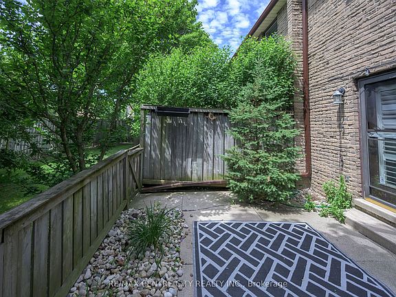 5th image of 720 Wonderland Rd S #3
