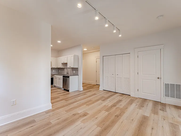 5430 Detroit Ave #103 — Photo 5