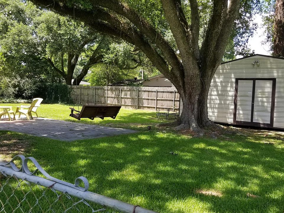 1st image of 111 Amaryllis Dr