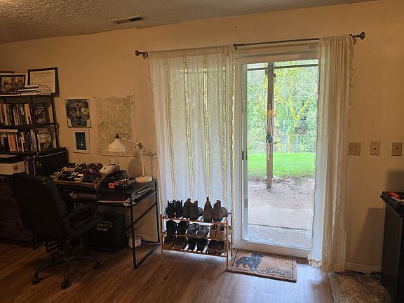 4th image of 9017 SW 9th Pl #B