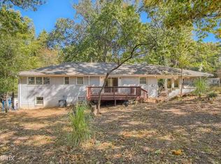 2379 Oakridge Ct, Decatur, GA 30032