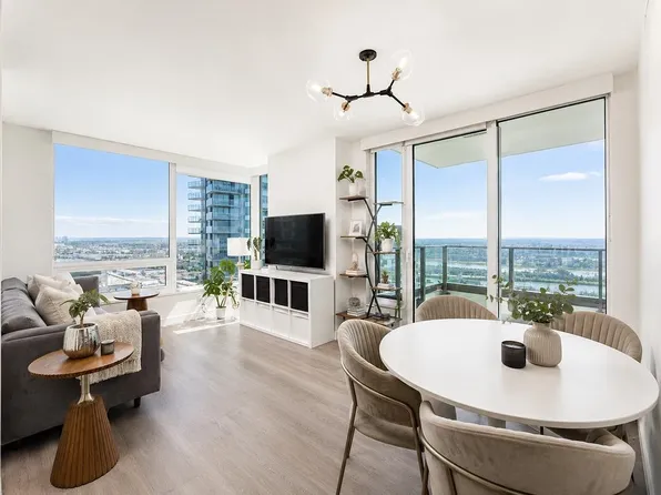 8189 Cambie St #2907, Vancouver, BC V6P 0G6
