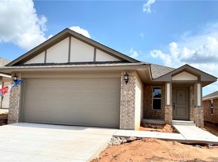 929 Tarry Town Dr, Chickasha, OK 73018