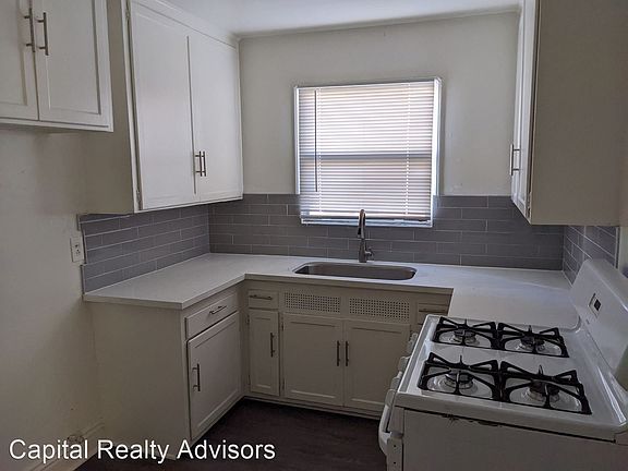 5th image of 2360 Cedar Ave #D