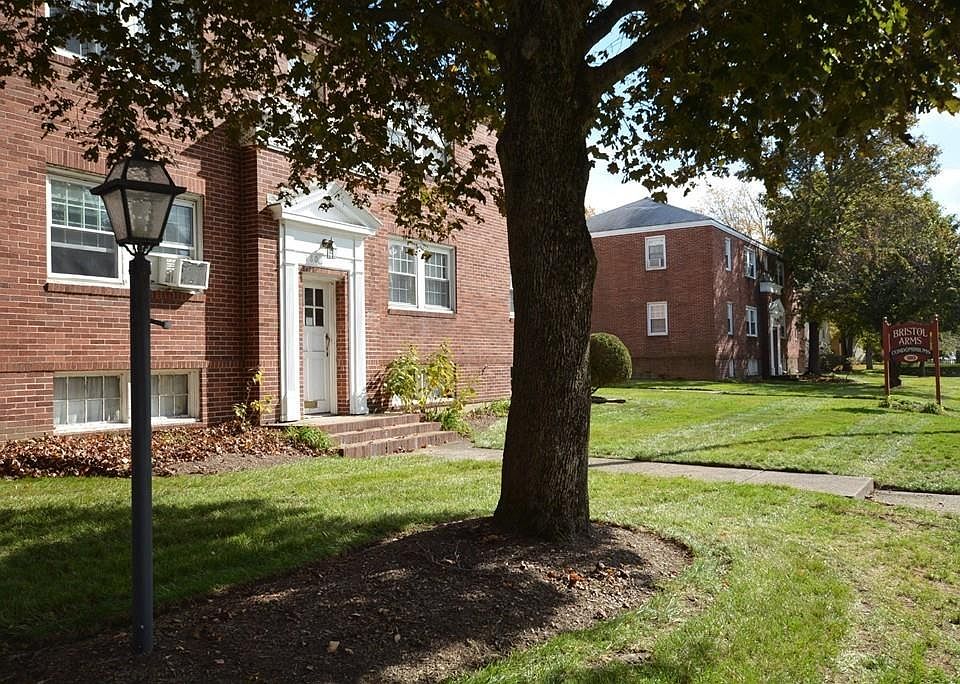 2nd image of 180 S Main St #36