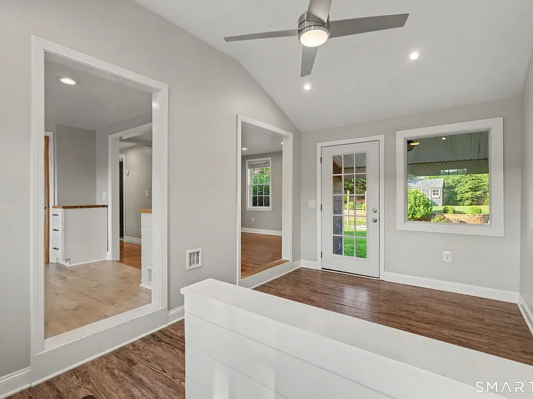 142 N Taylor Ave — Photo 14