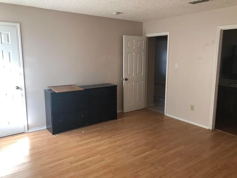 508 Erikson Trl — Photo 15