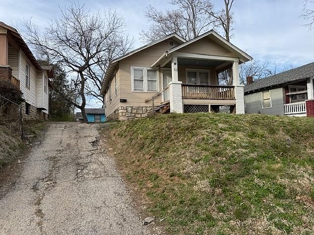 1st image of 3014 E 69th St