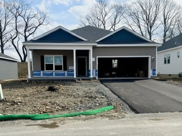 361 Gleneagles Dr, Butler, PA 16001