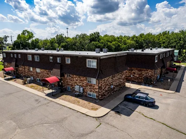 $700 - Bailey Court Apartments - Newly Renovated 2 Bedroom, 1.5 Bathroom!
