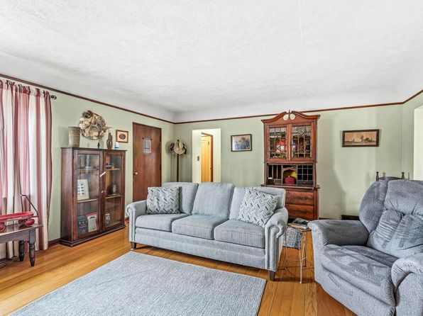 52420 Laurel Rd, South Bend, IN 46637