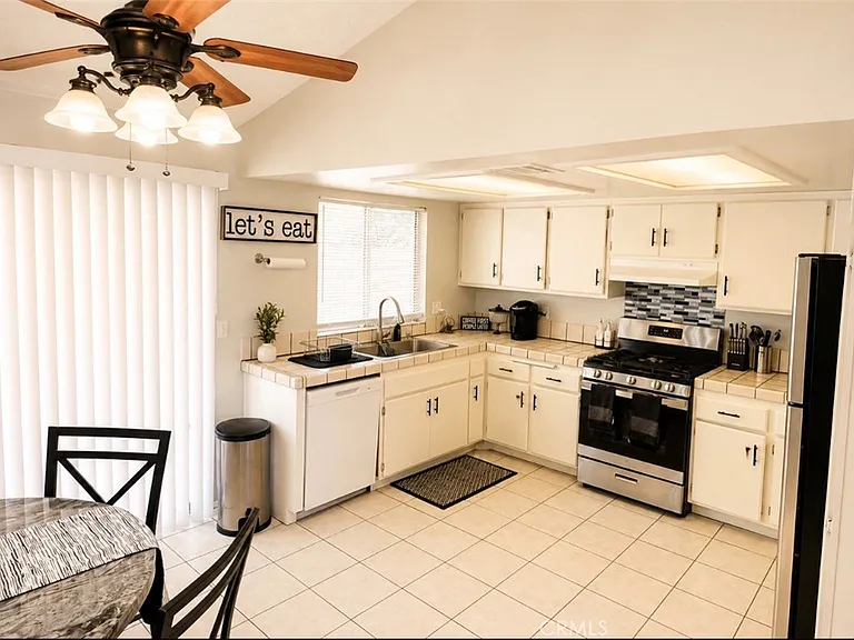 1315 E Avenue J5 — Photo 4