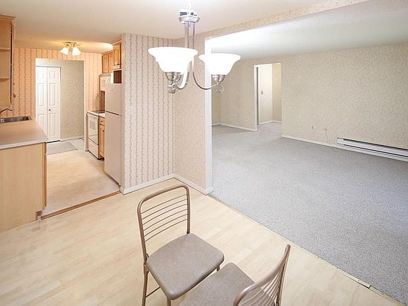 5th image of 220 Bedford St #44