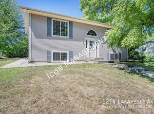 1214 Lafayette Ave, Kalamazoo, MI 49006
