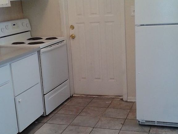 3rd image of 210 N Terry Ave APT 05