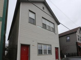 2421 N Clybourn Ave #1F, Chicago, IL 60614