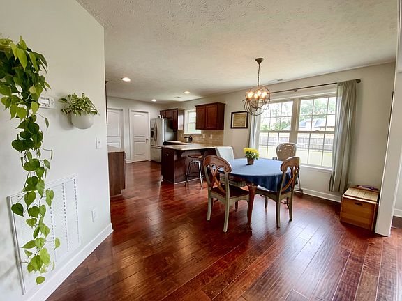 5th image of 1496 Round Rock Dr