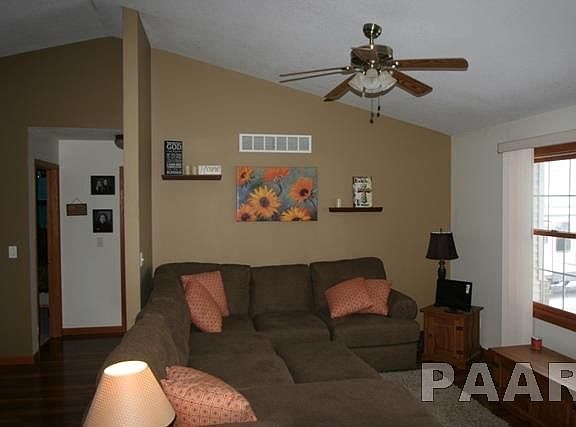 2nd image of 406 Coventry Ln