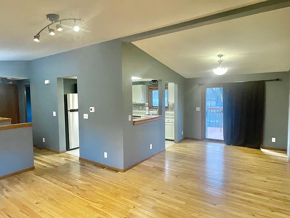 4th image of 5347 Portland Ave