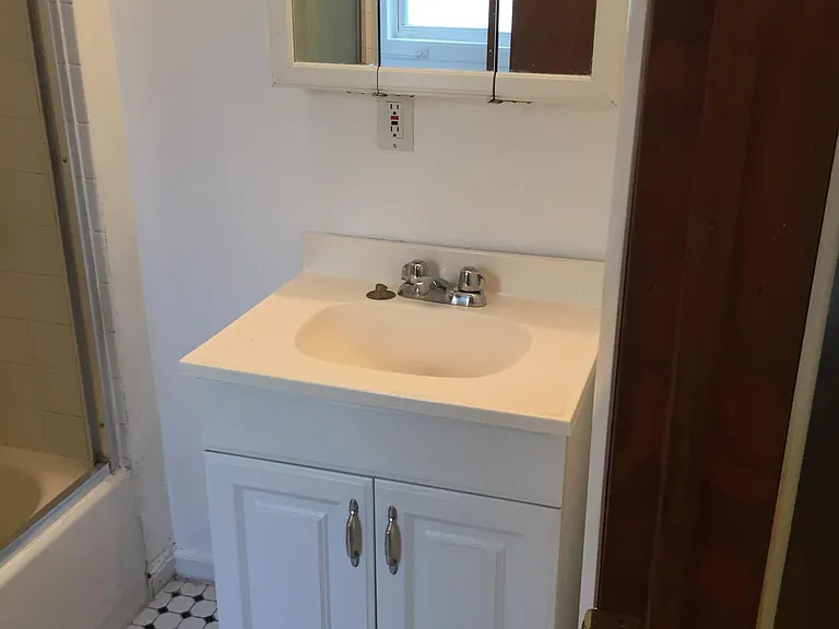 1532 W Thomas St #2F — Photo 6