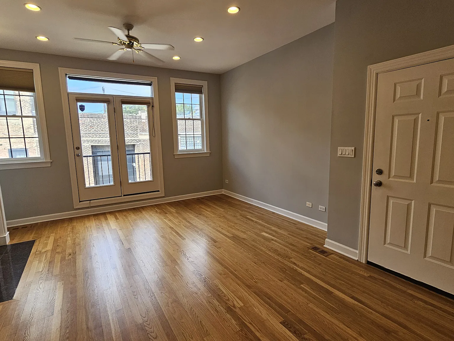 509 N Hartland Ct — Photo 3