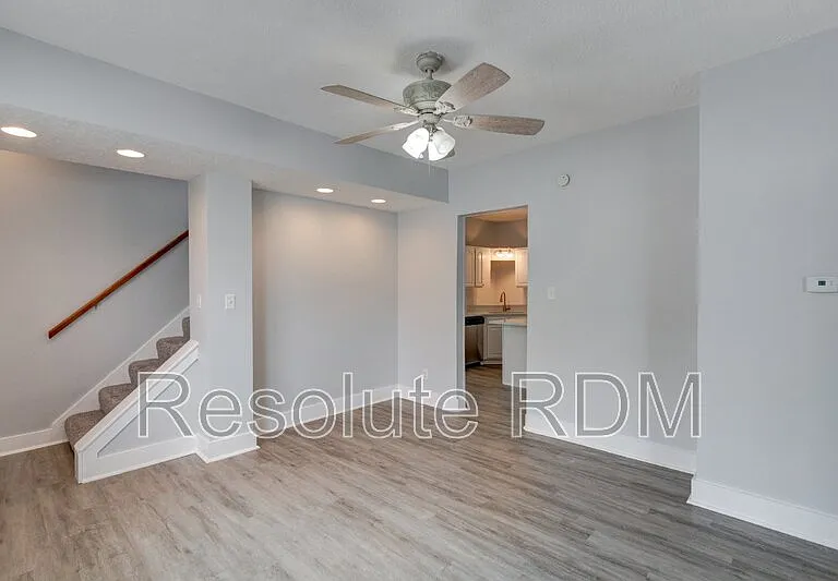743 Cottage Ave — Photo 10