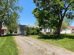 6002 Randy Rd, Bedford Heights, OH 44146