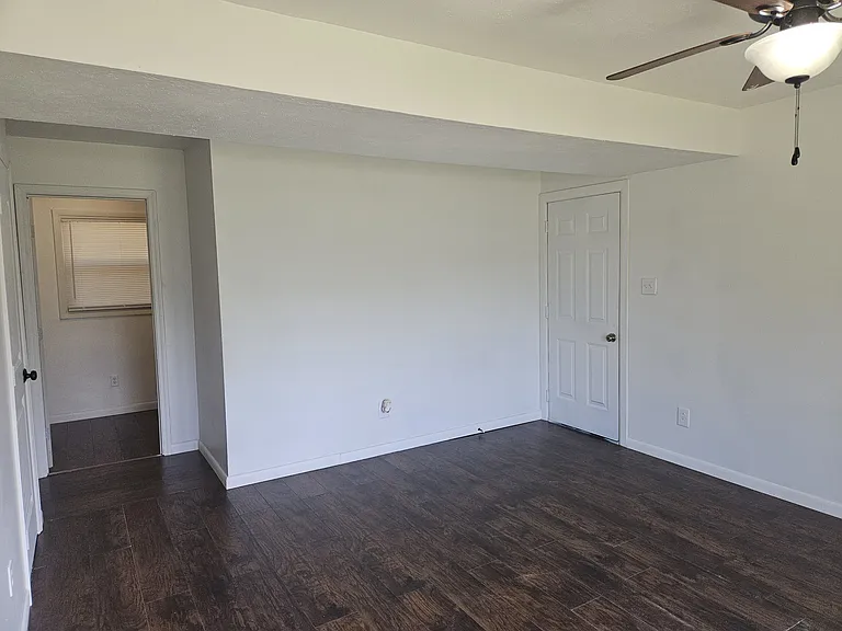 619 Berwick Dr — Photo 8