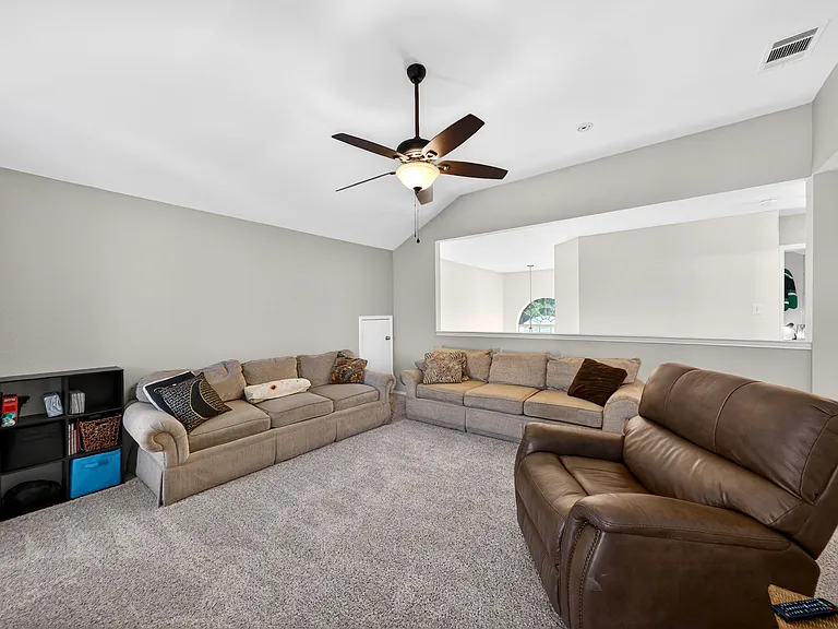 1011 Aylesbury Dr — Photo 33