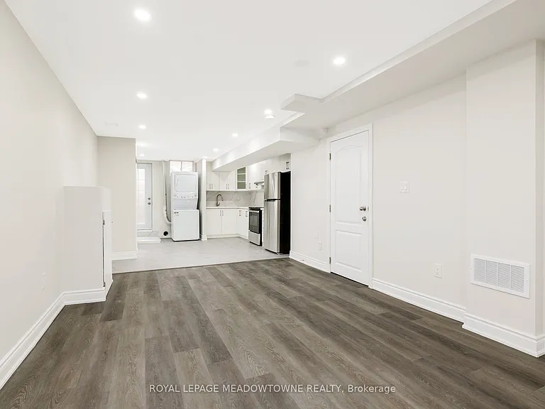 1603 Hume Way #BASEMENT — Photo 18