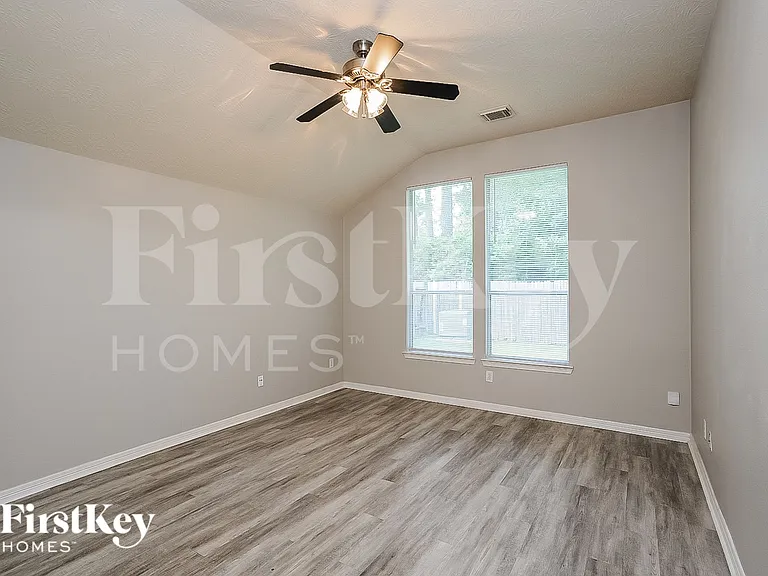 4531 Bridgevillage Dr — Photo 8
