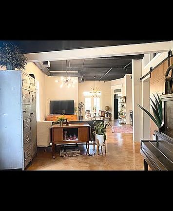 3rd image of 2064 Herschel St Unit 303
