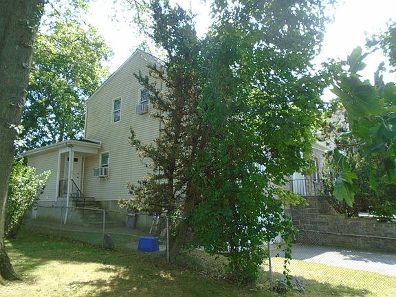 3rd image of 27 Rose Ave