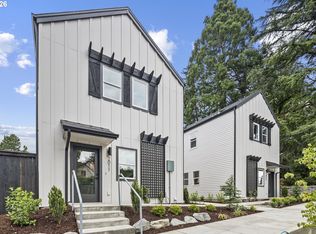 2001 SW Moss St, Portland, OR 97219